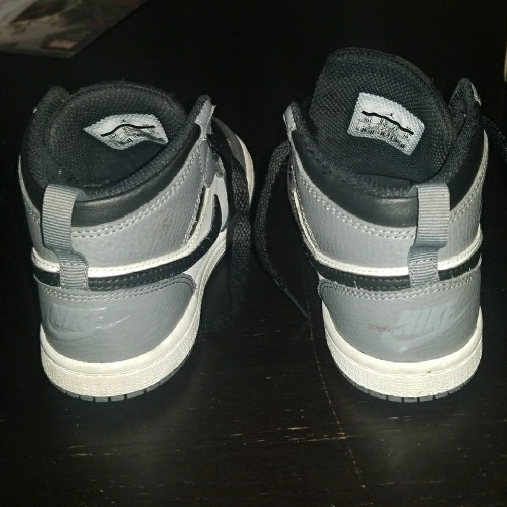 Shoe - Picture 2 of 4